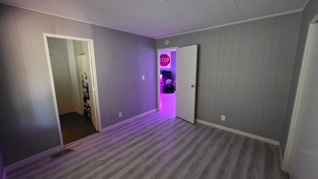 BEDROOM - 18950 Woodcrest Ln
