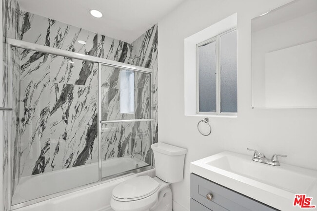 Photo - 530 Almond Ave