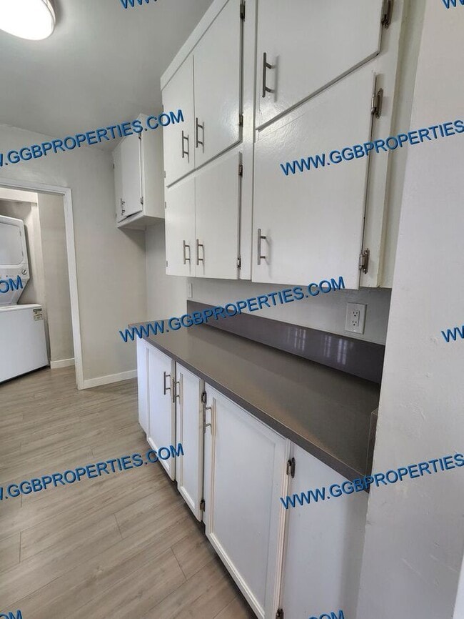 Photo - ** Self Guided Tour **Belmont Shores Updat...