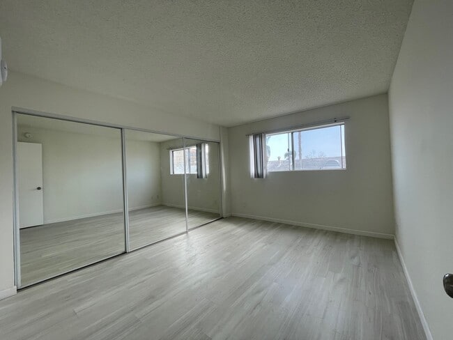 Photo - Western Serrano Ave Apartments