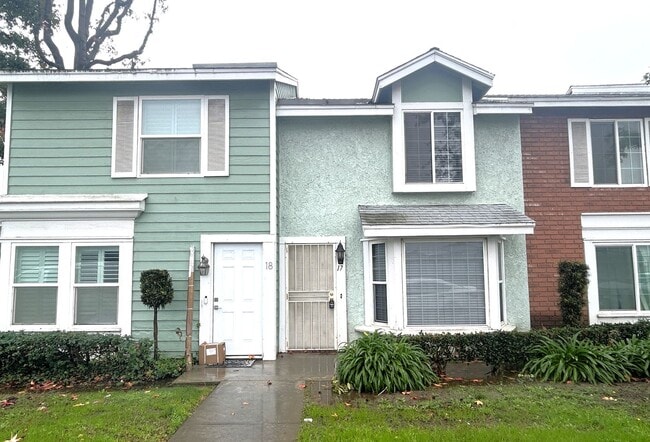 Building Photo - RIVERSIDE DR #17 CHINO 91710 (2 BED / 1.5 BATH) Unit 17