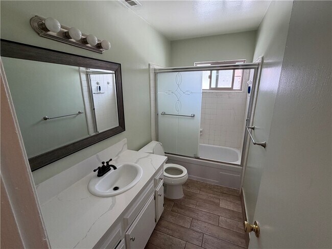Photo - 1330 W Lambert Rd