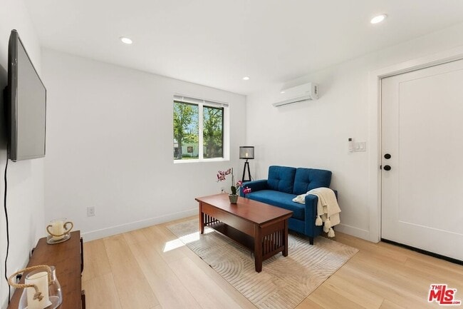 Photo - 7103 Hatillo Ave