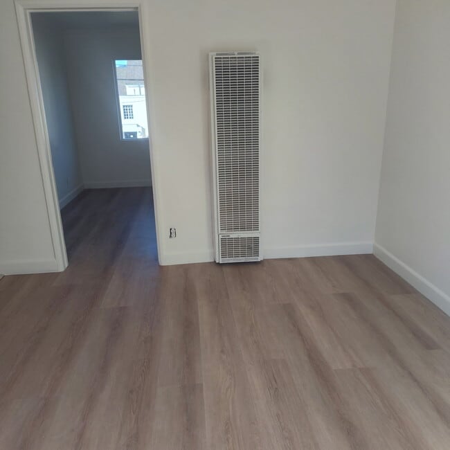 Building Photo - 1249 Franklin St Unit B