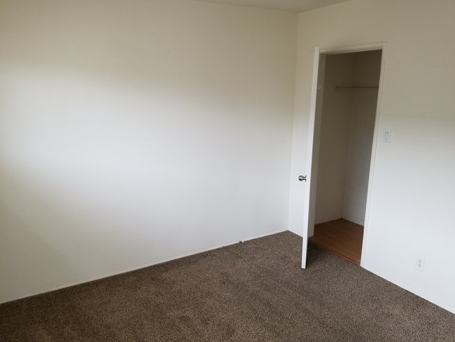 BR 2 - 1306 Manhattan Beach Blvd Unit 1306MANHATTANBCHBLVD