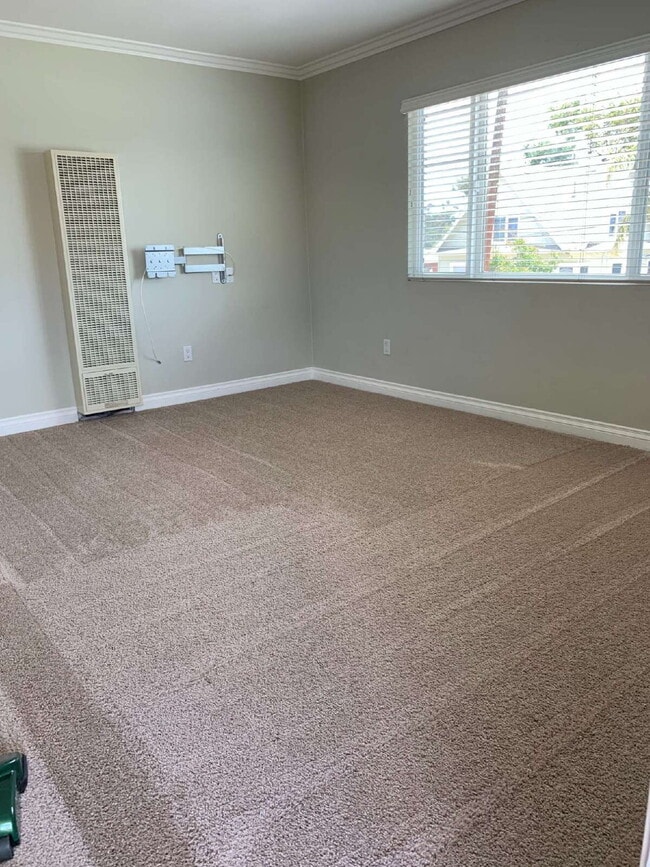 Photo - $2,400 - 1 Bed / 1 Bath Charming Condo in Hillcrest Unit 18