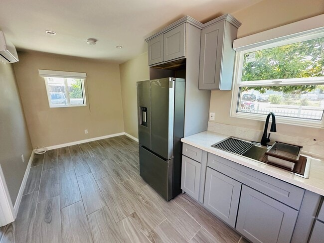 Photo - Gorgeous 1BD/1BA all appliances included. Move in ready!! Unit 20239 (JADU)