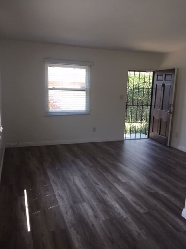 Photo - Fashion Valley West, USD -Charming Cottage... Unit 5652 Riley St