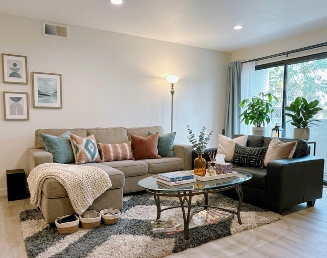 Photo - 1940 N Highland Ave Unit 27