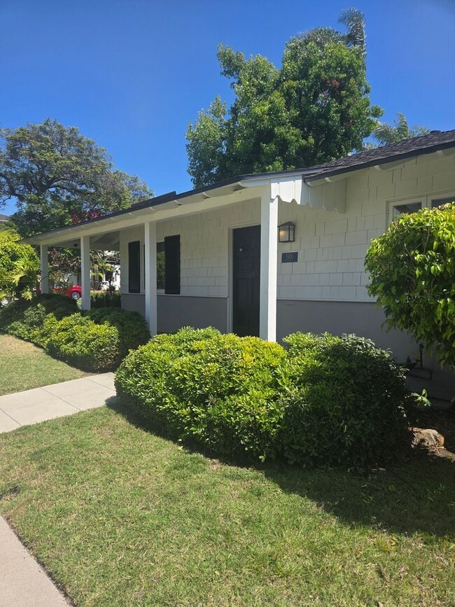 Building Photo - Spacious 3-Bedroom, 2.5-Bath Home with Pool – Fully Furnished!