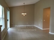 Photo - 5247 Hubbert St