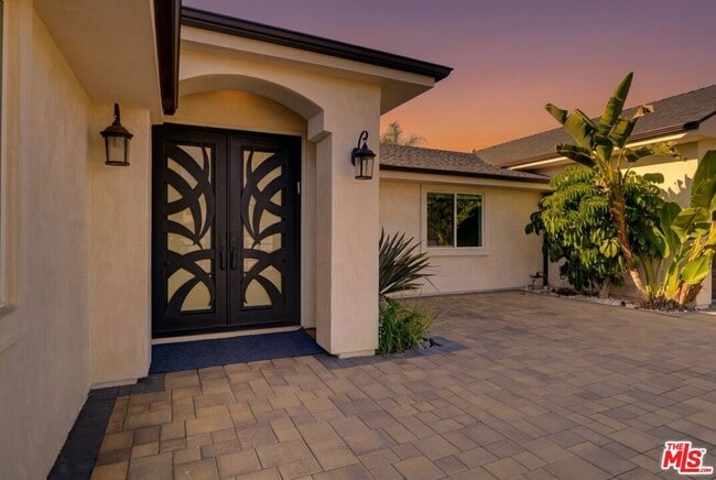 Photo - 6243 Berquist Ave