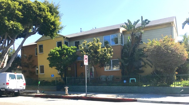 Building Photo - 2010 Virginia Ave Unit B