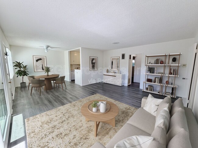 Building Photo - 613 Westbourne Dr Unit 2