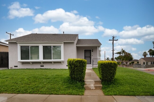 Charming 3 Bedrooms 2 Bathrooms Home $4,00... - Charming 3 Bedrooms 2 Bathrooms Home $4,00...