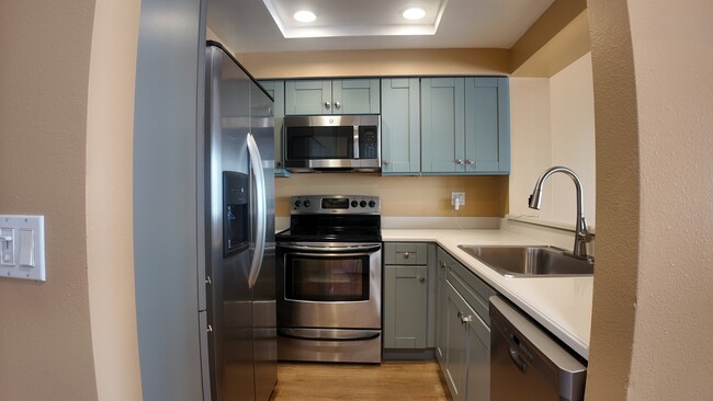 Building Photo - 655 Columbia St