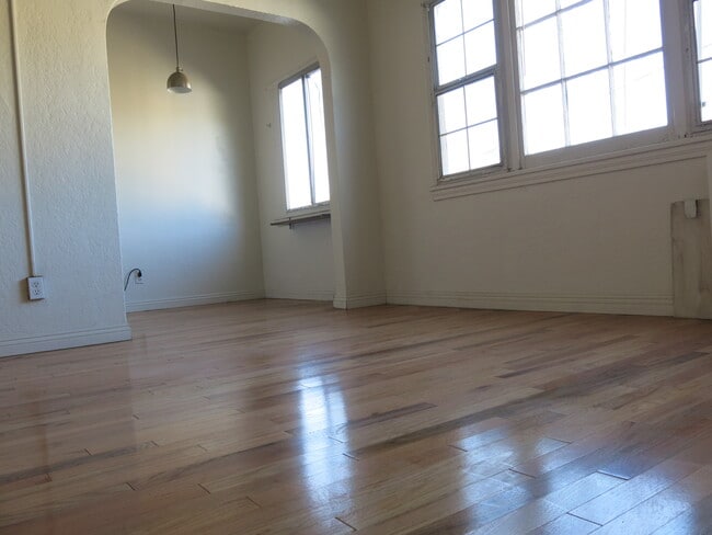 Photo - 606 N Occidental Blvd Unit 212