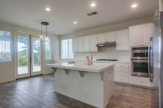 Photo - 6887 Tradewinds Dr