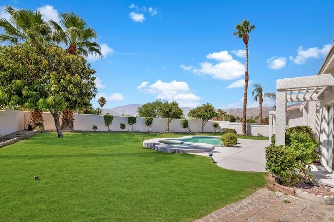 Photo - 47970 Vía Jardin