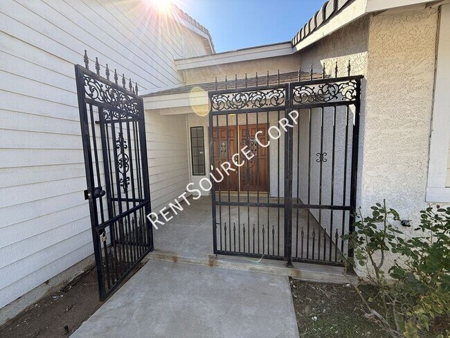 Photo - 3822 W Ave K 6