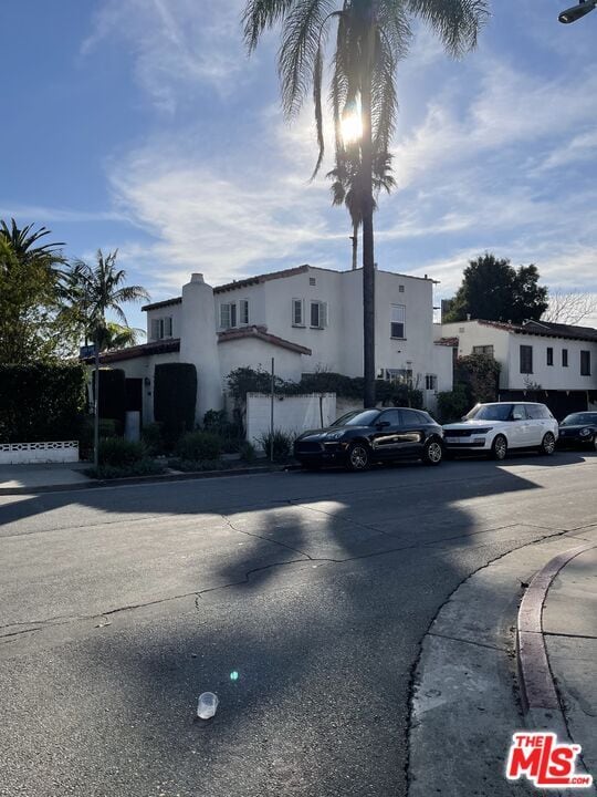 Building Photo - 859 N Orange Grove Ave Rental