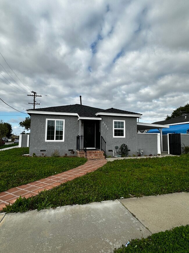 Building Photo - 2925 Artesia Blvd