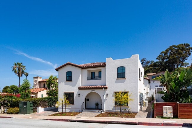 Building Photo - 2610-2612 Juan Street Unit 2610 #2