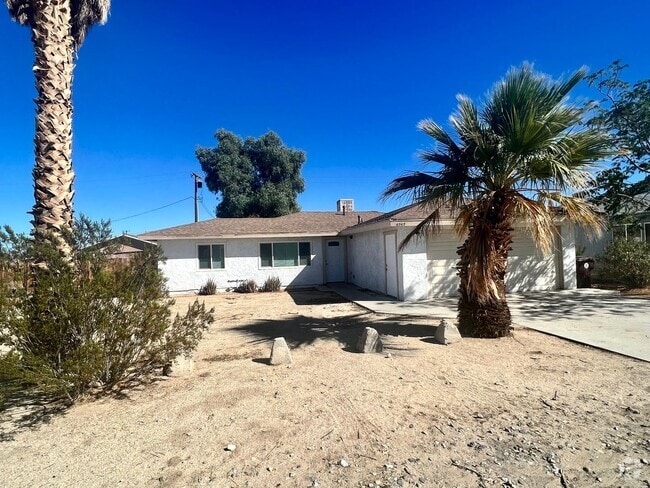 Building Photo - 6565 Mojave Ave Rental