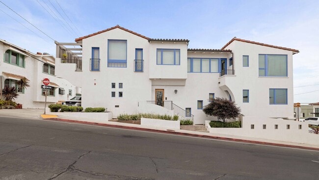 Photo - 108 35th St House