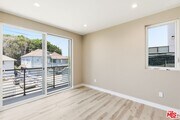 Photo - 227 N Burlington Ave Unit 3