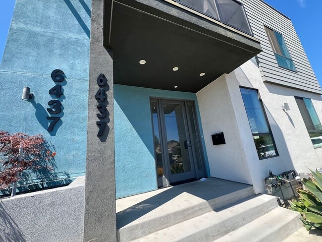 Photo - 6437 W 86th Pl