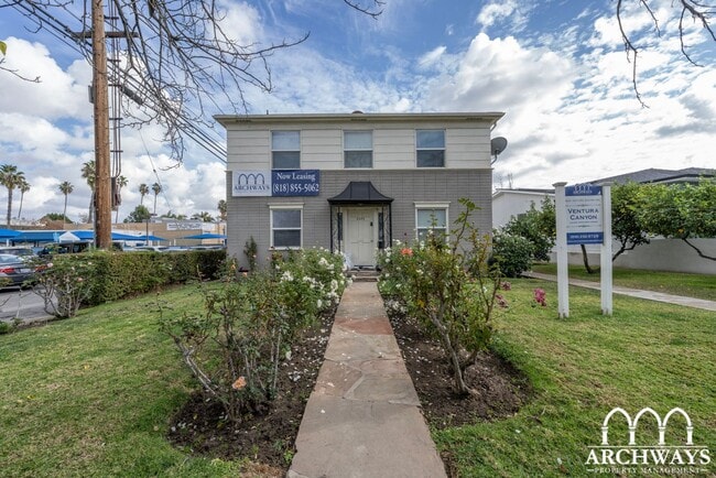 Charming Rare South of Blvd. Unit 2B & 1Ba... - Charming Rare South of Blvd. Apartment Unit 2B & 1Ba... Unit 4220 1/2