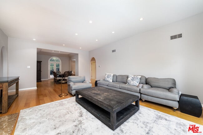 Photo - 1358 Holmby Ave