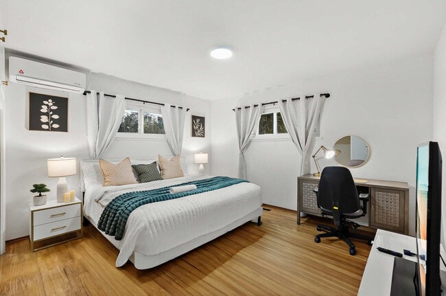 Photo - 4989 Randlett Dr Unit SI ID1464997P