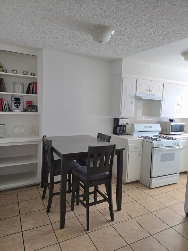Photo - 1432 W 106th St Unit 2 Bedroom