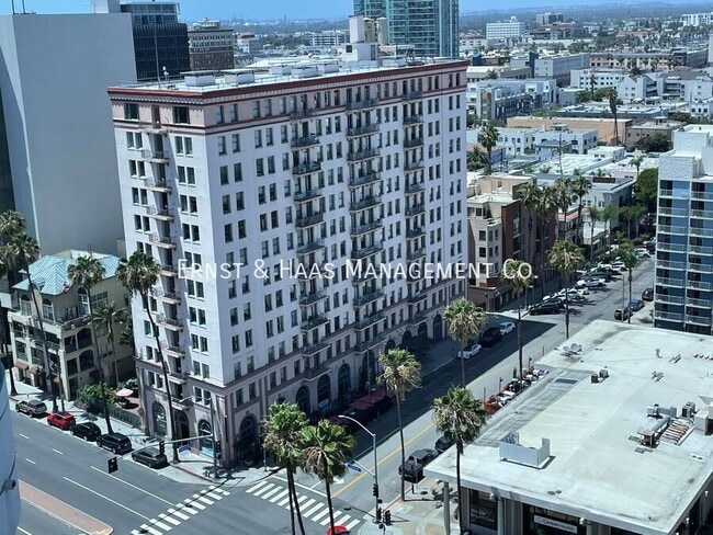 Building Photo - 455 E Ocean Blvd Unit #1008