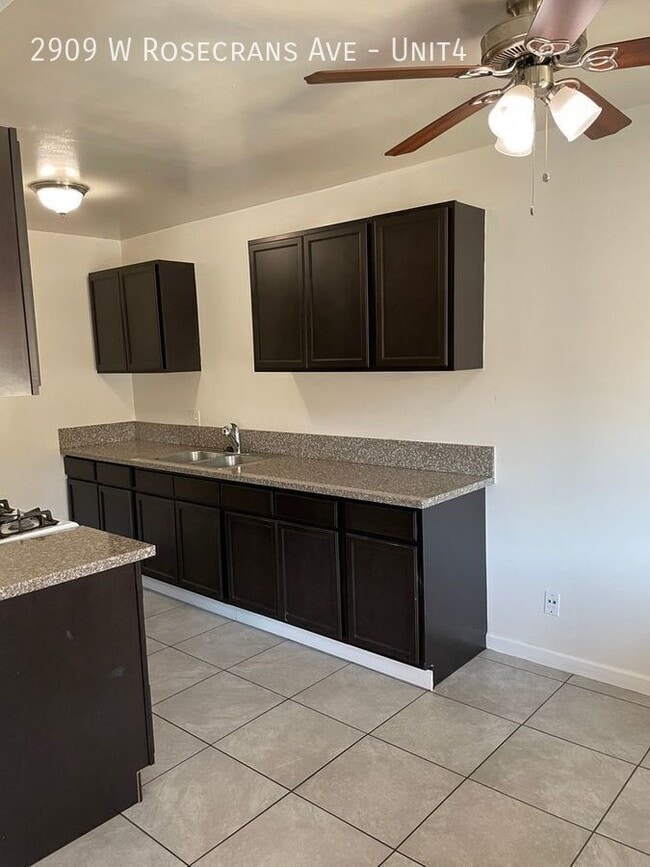 Building Photo - 2909 W Rosecrans Ave Unit 4
