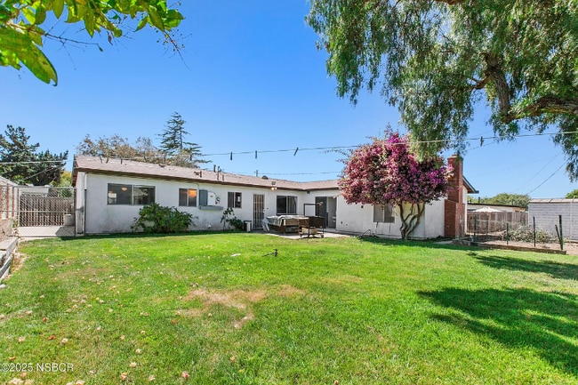 Photo - 319 Jullien Dr