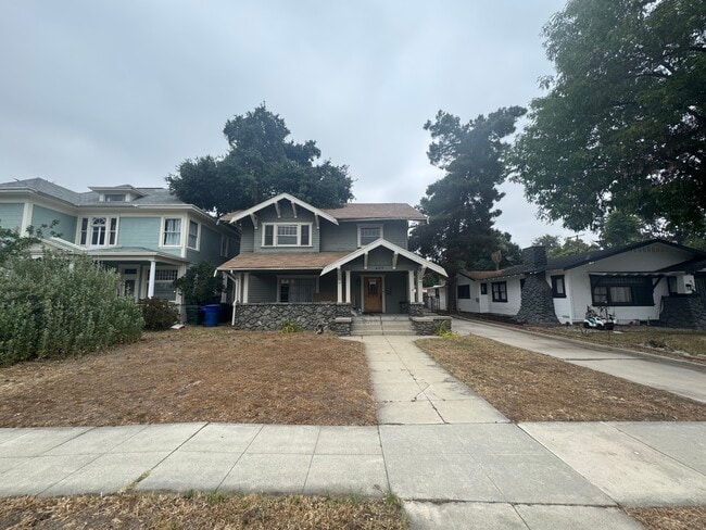 Photo - 409 E Columbia Ave House