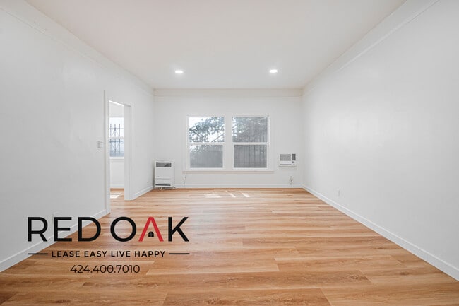 Building Photo - 1818 Whitley Ave Unit 107