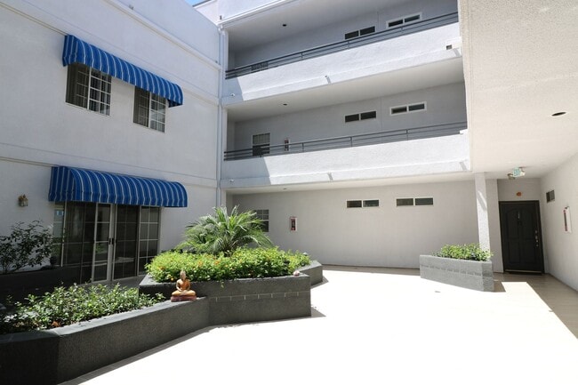 Photo - Beautiful Condo for Lease in Sherman Oaks! Unit 207