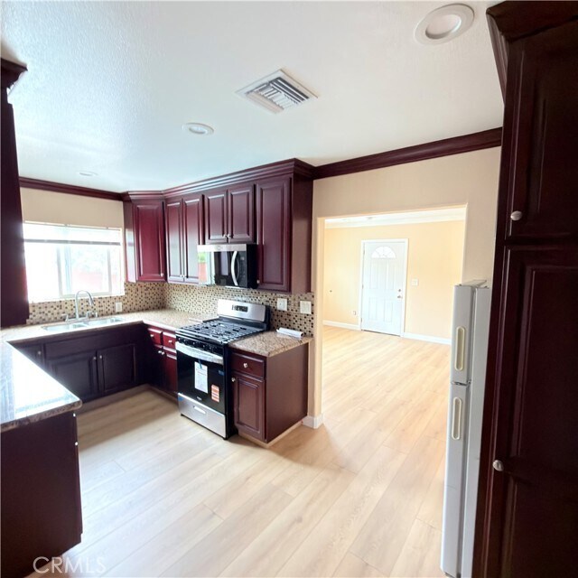 Photo - 8018 Radford Ave