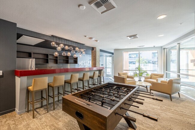 Photo - 1400 FIG Apartments