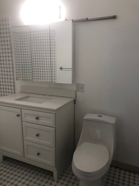 BATHROOM - 410 N Orange Grove Ave Unit 410