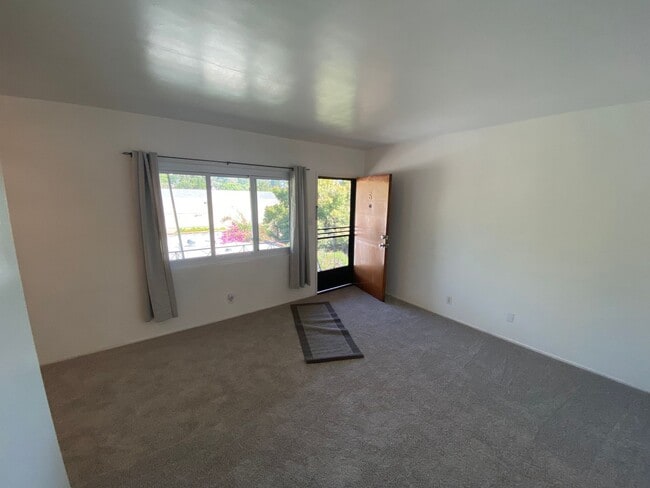 Photo - 1 Bedroom 1 Bath Apartment in Los Feliz! Unit 5
