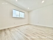 Photo - 562 N Kenmore Ave Unit 2