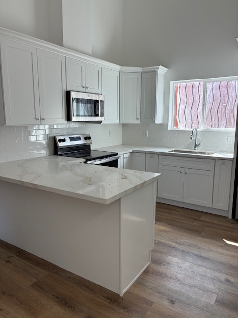 Photo - 447 W 74th St