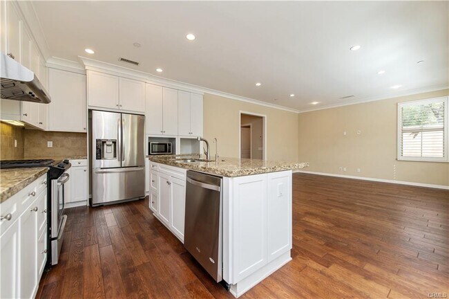 Photo - 123 Overbrook