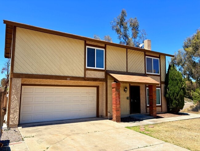 Building Photo - 4 Bedroom House in Spring Valley