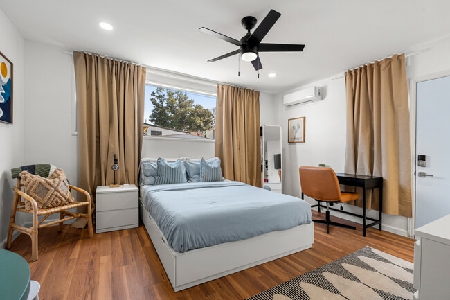 Photo - 13945 Flomar Dr Unit B